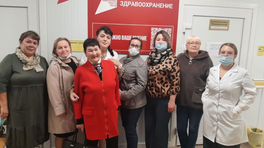 Рабочая группа партийного десанта посетила учреждение, ознакомилась с условиями  предоставления медицинских услуг и уровнем оснащенности поликлиники.