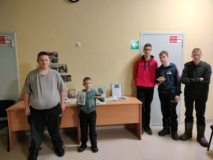 Участники часа памяти &laquo;Дорога жизни&raquo; и акции &laquo;Блокадный хлеб&raquo;