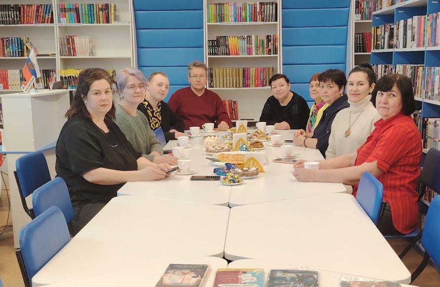 Уши, лапы, хвост… и книги!