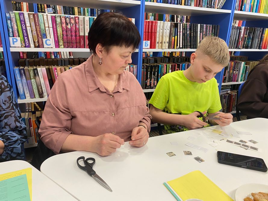 Мастер-класс по изготовлению стикера с фотографией кошечки из приюта.