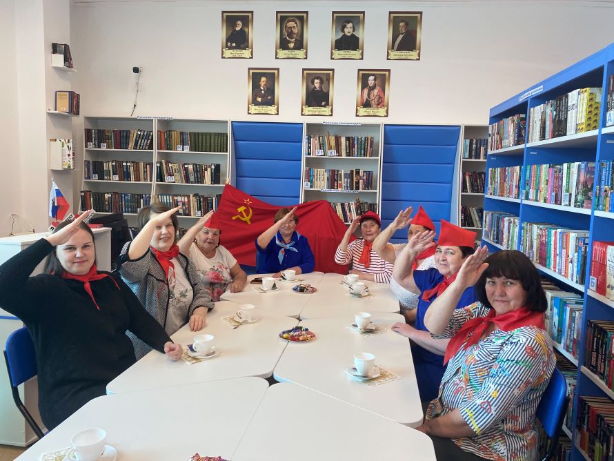 Пионеры дают клятву