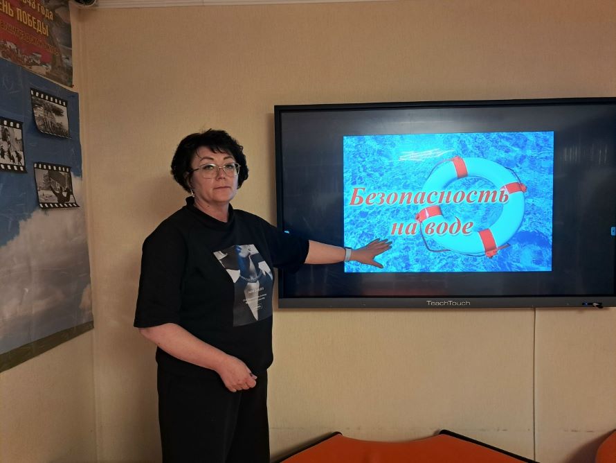 заведующий Леушинской модельной библиотекой-филиал № 2&nbsp;-&nbsp;Залетаева Ирина