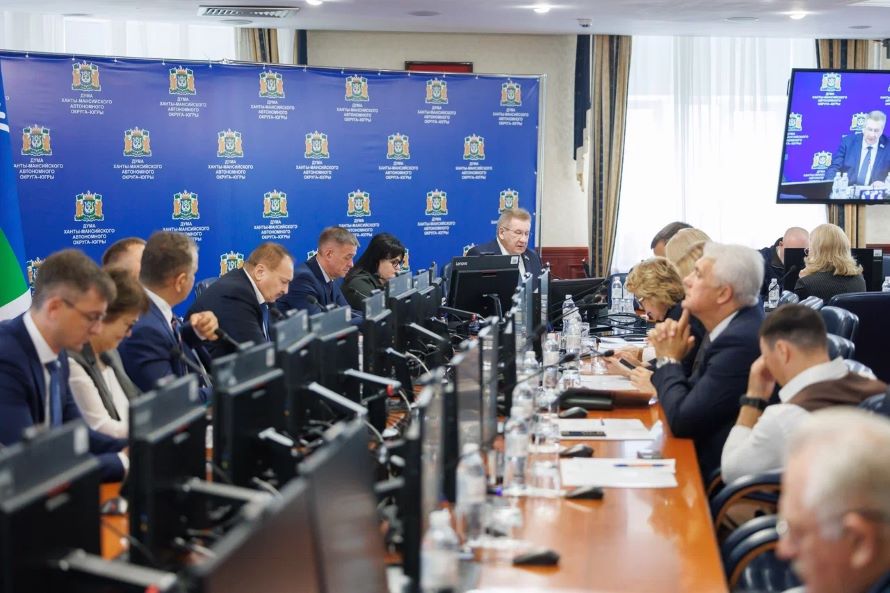Выступает Борис Хохряков