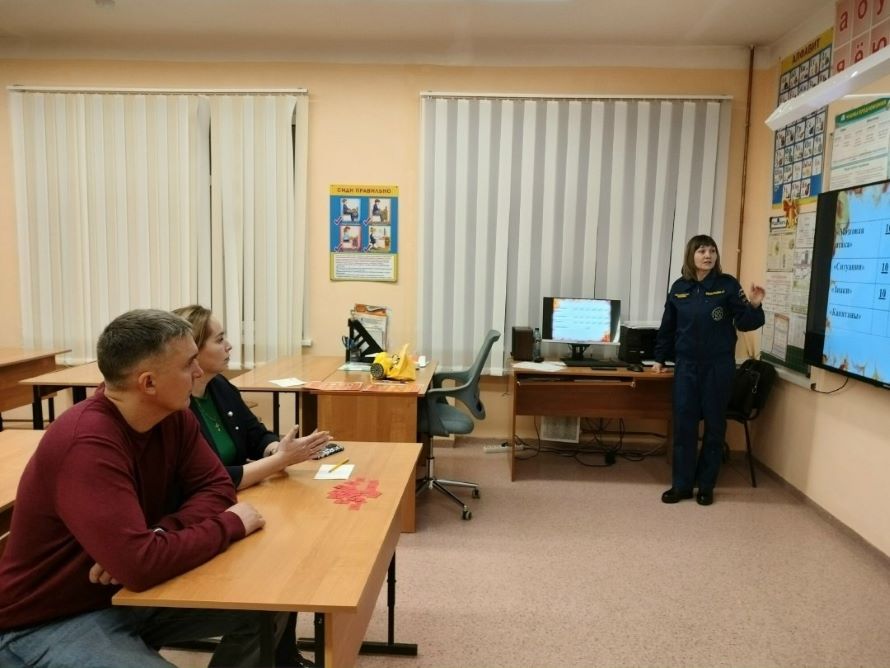 Родители слушают лекцию