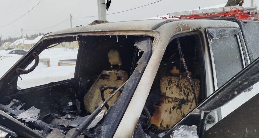 пострадавший от пожара автомобиль