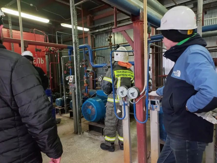 Профилактика тушения пожаров на объектах нефтехранилищ и нефтеперерабатывающих заводах